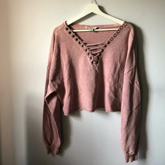 Adam Levine salmon pink sweater - Picture 5 of 5